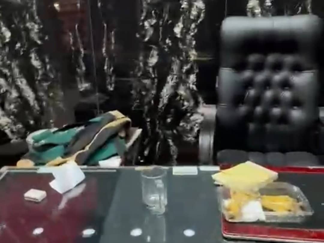 تهاتر مغازه تجاری 22 متری در بازار مسگرها با ملک کلنگی و آپارتمان