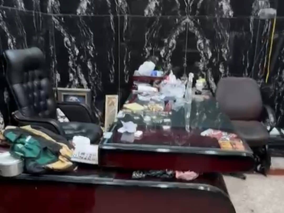 تهاتر مغازه تجاری 22 متری در بازار مسگرها با ملک کلنگی و آپارتمان